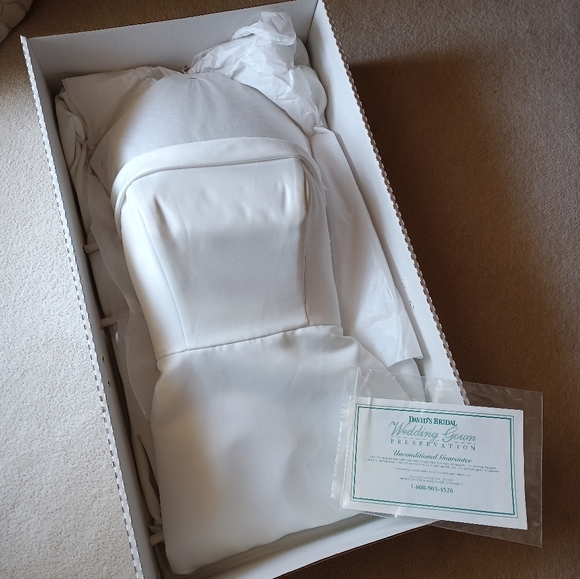 2005 TIMELESS A- LINE WEDDING GOWN! EUC!❤️ - Picture 11 of 16